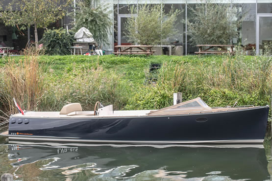 Admirals Tender Elektroboote kaufen, finanzieren und versichern