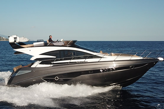 Cobrey Motoryachten kaufen, finanzieren und versichern