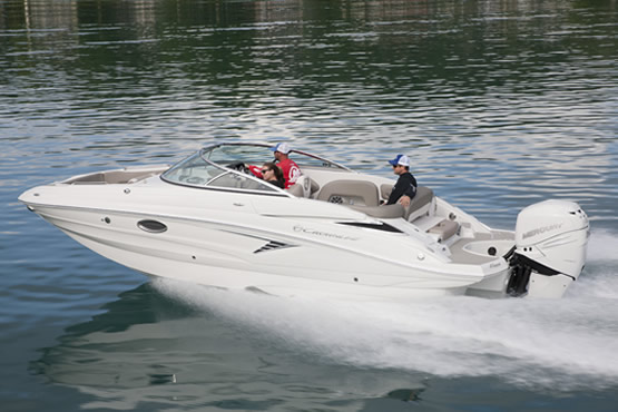 Crownline Sportboote kaufen, finanzieren und versichern