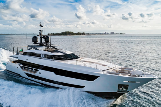 Custom Line Motoryachten kaufen, finanzieren und versichern
