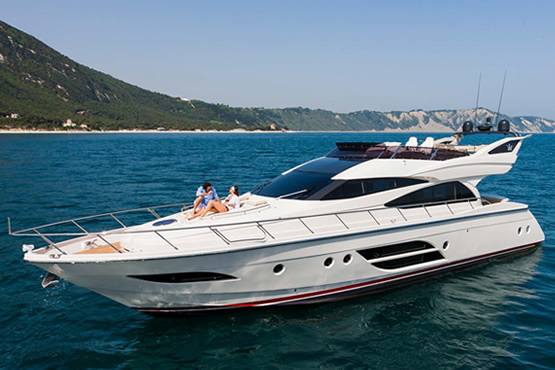 Dominator Motoryachten kaufen, finanzieren und versichern