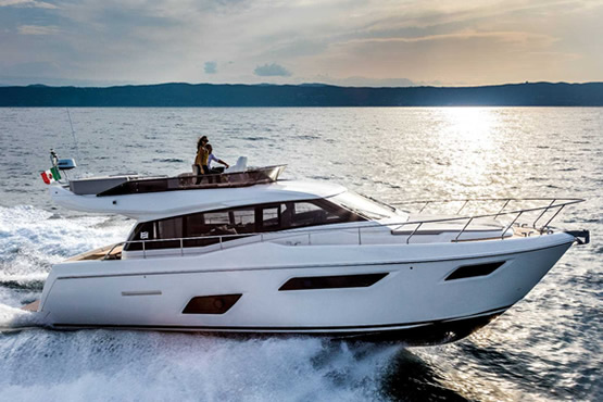 Ferretti Motorboote kaufen, finanzieren und versichern