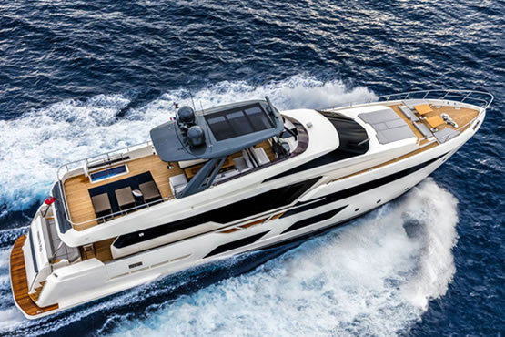 Ferretti Motoryachten kaufen, finanzieren und versichern