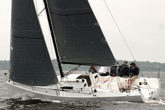J-Composites Segelboote kaufen, finanzieren und versichern