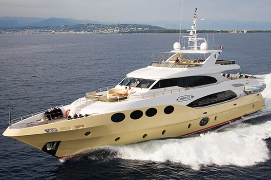 Majesty Motoryachten kaufen, finanzieren und versichern