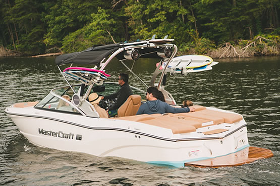 Mastercraft Elektroboote kaufen, finanzieren und versichern