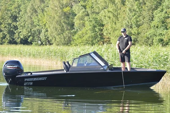 Powerboat Angelboote kaufen, finanzieren und versichern