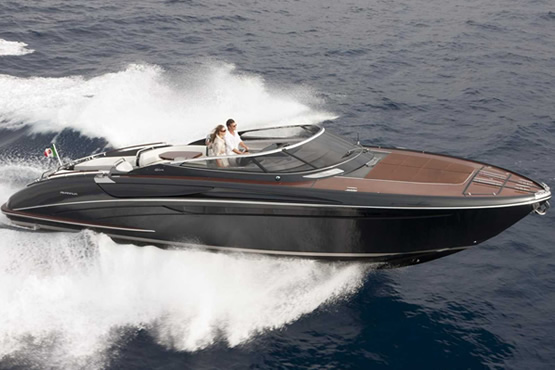 Riva Motorboote kaufen, finanzieren und versichern