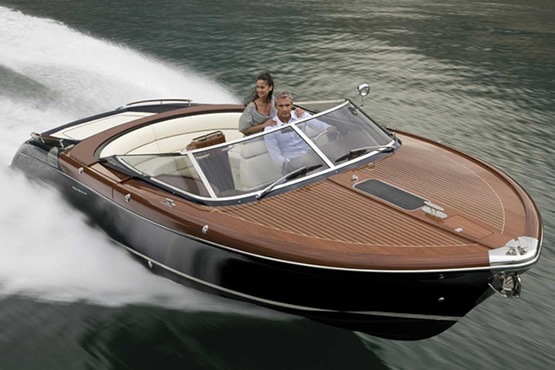 Riva Sportboote kaufen, finanzieren und versichern