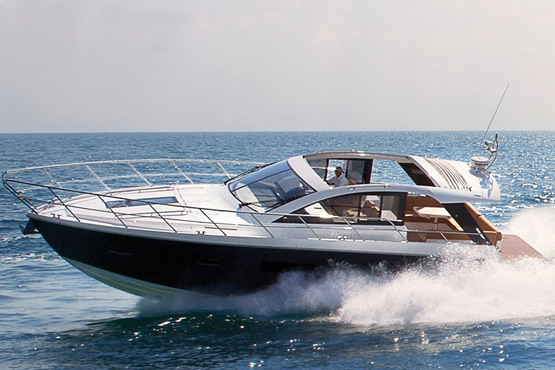Sealine Motorboote kaufen, finanzieren und versichern