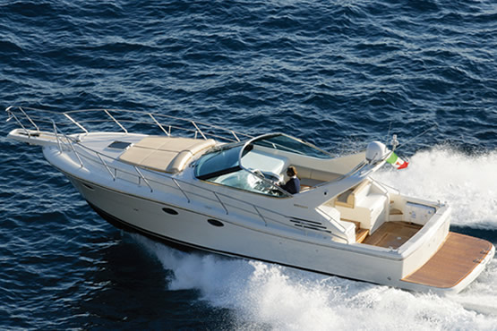 Uniesse Motorboote kaufen, finanzieren und versichern