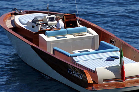 Wooden Motorboote kaufen, finanzieren und versichern
